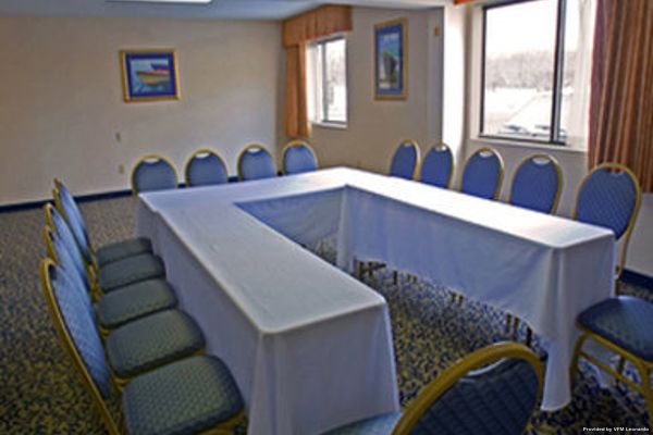 BAYMONT INN & SUITES BRANFORD (Stony Creek)